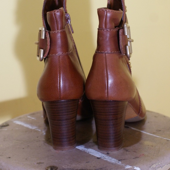 Antonio Melani Brown Leather Ankle Booties - Picture 4 of 8